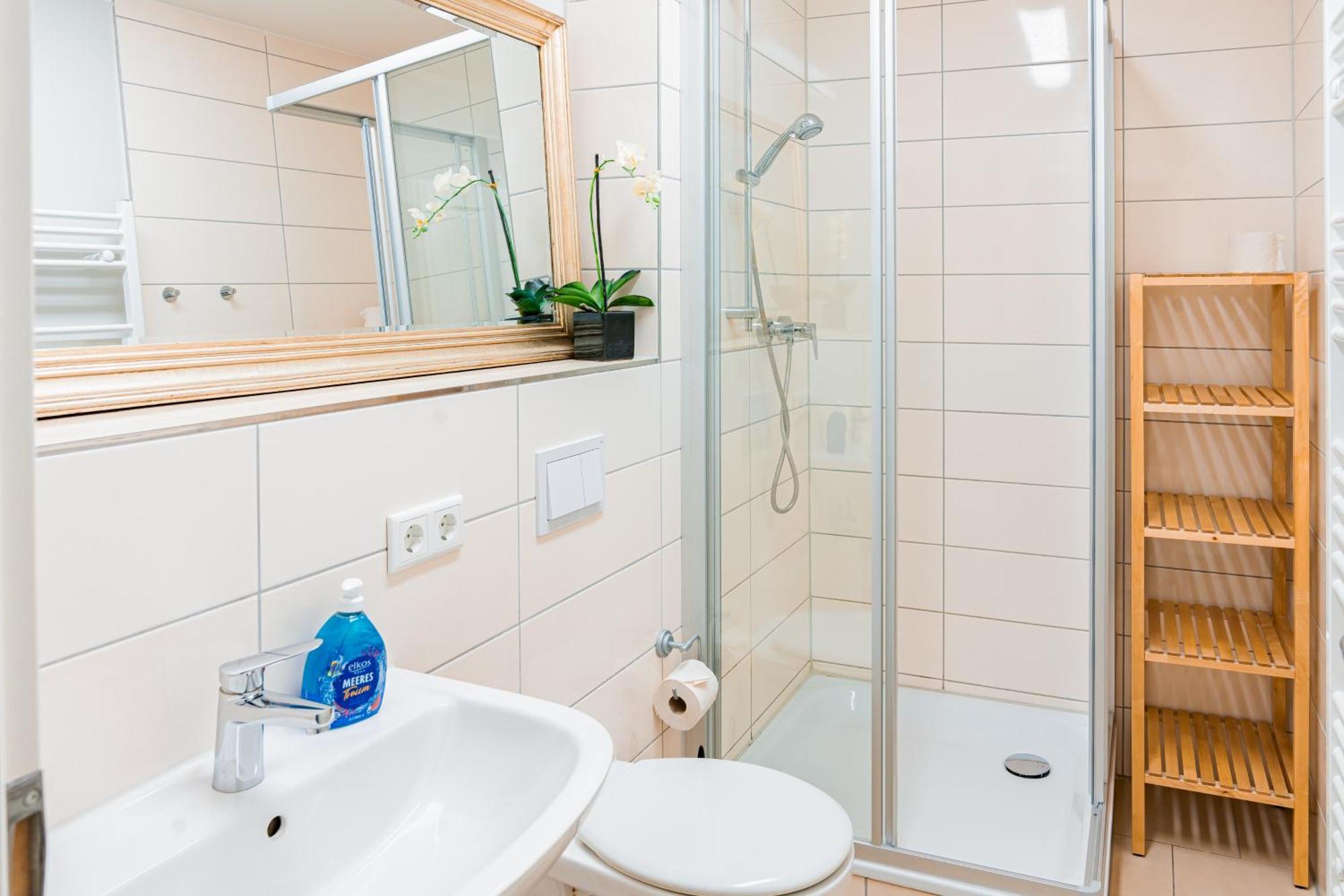 Apartmenthaus Chrischanshof Росток Екстериор снимка